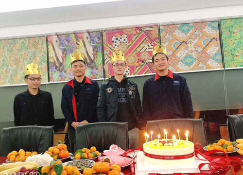 深圳越达公司为12月份员工庆祝生日！
