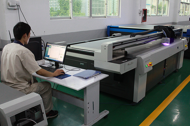平板打印机怎么使用操作呢？