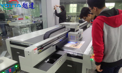 东莞王生成功订购YD-F2513R4 UV平板打印机